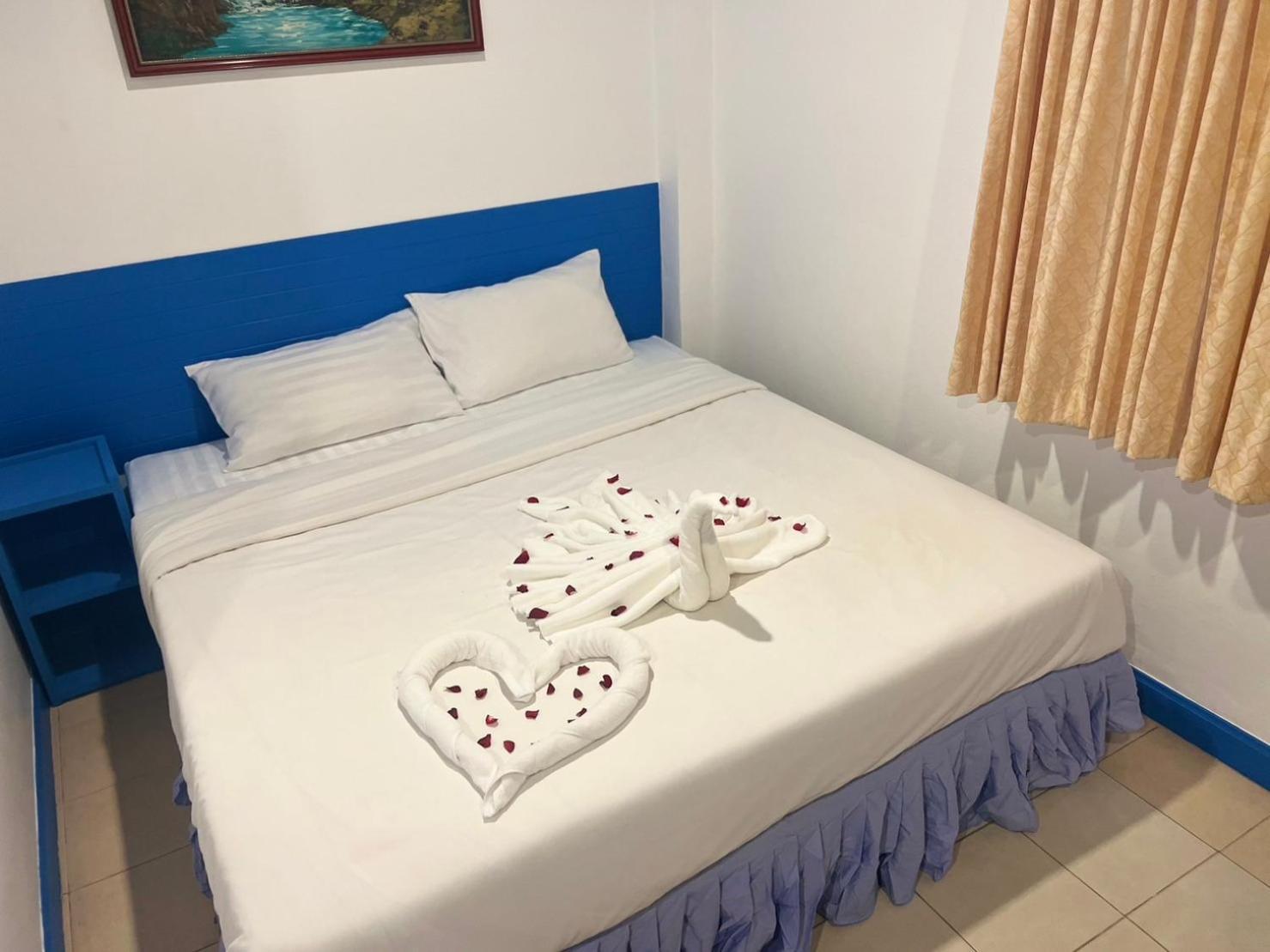 Blue Planet Hotel Patong Exterior foto