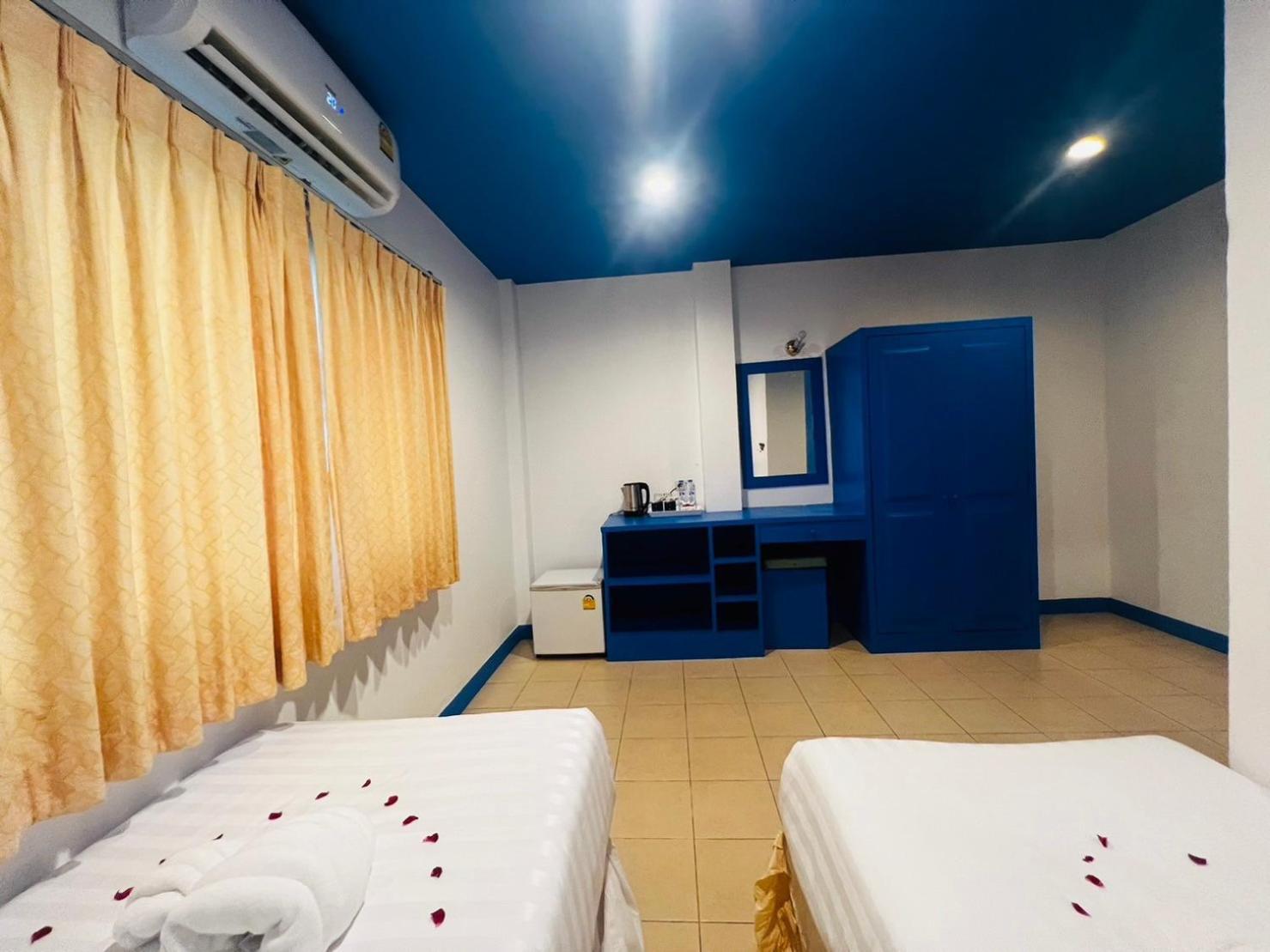 Blue Planet Hotel Patong Exterior foto