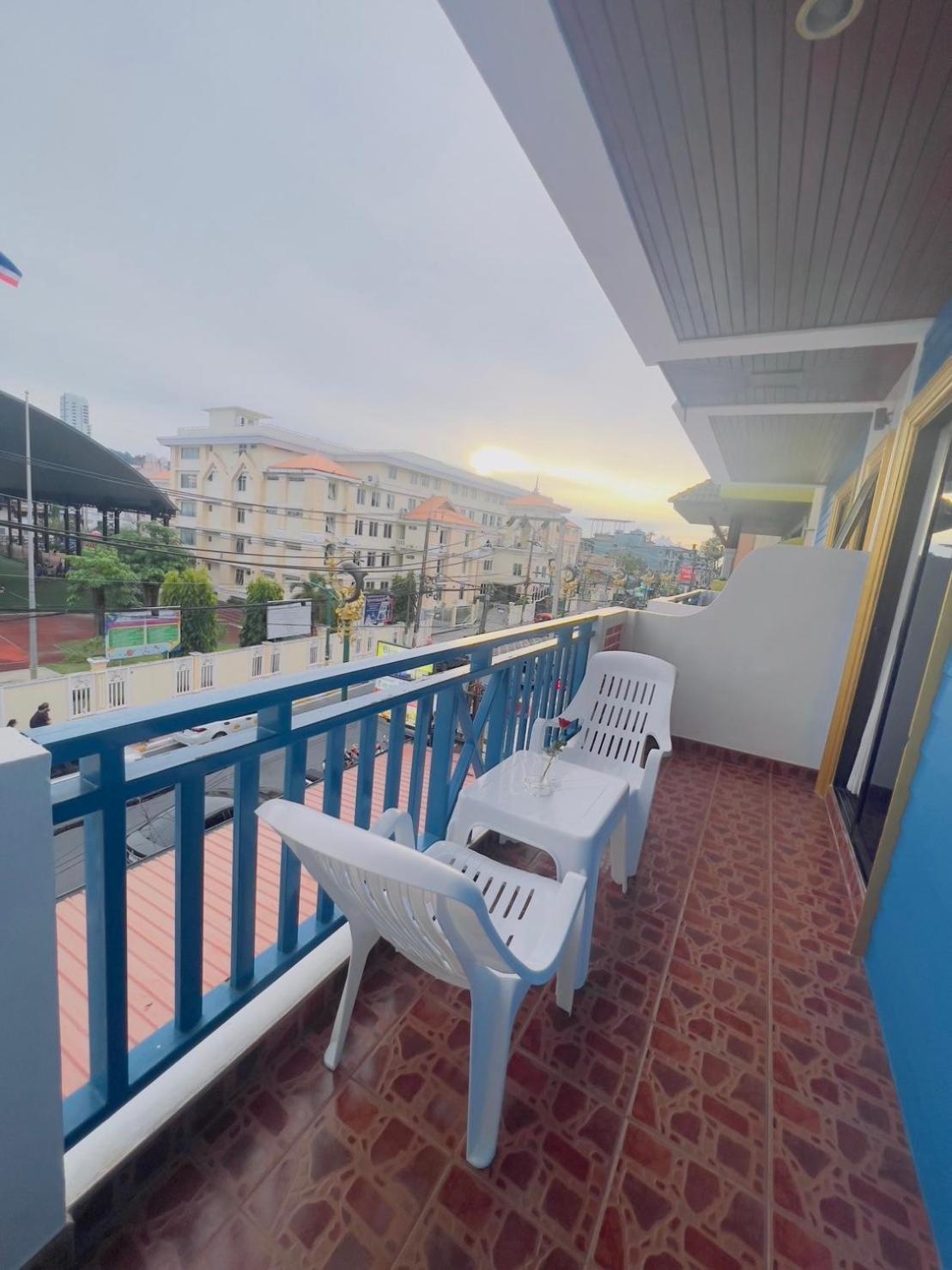 Blue Planet Hotel Patong Exterior foto