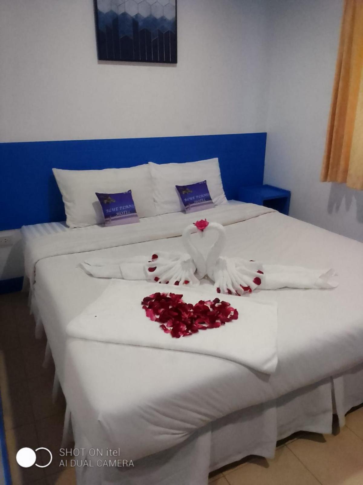 Blue Planet Hotel Patong Exterior foto